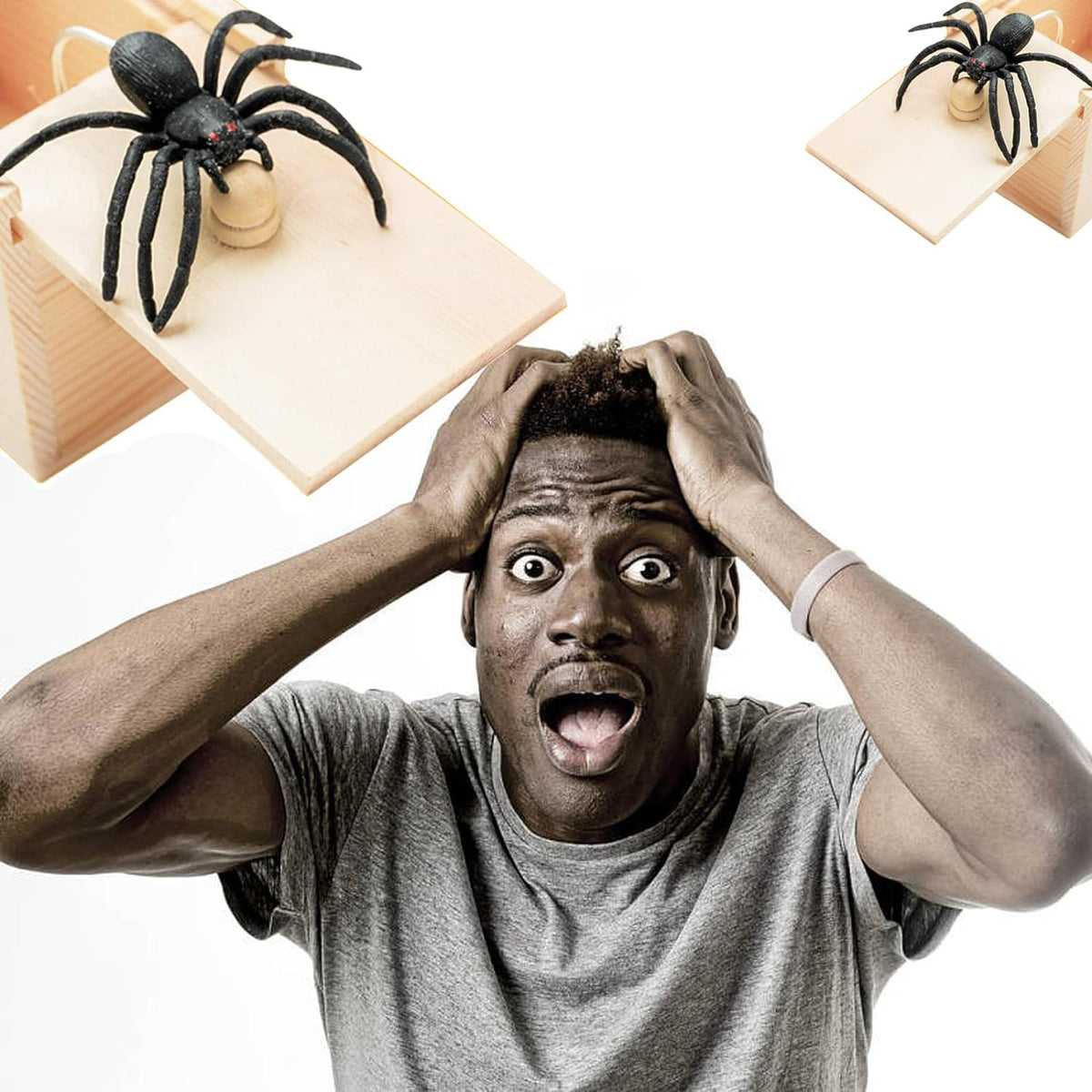 Winbar Rubber Spider Trick Box, Wooden Prank Toy for Adults and Children